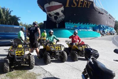 Encuentro con monos y perezosos en Roatán y aventura en quad