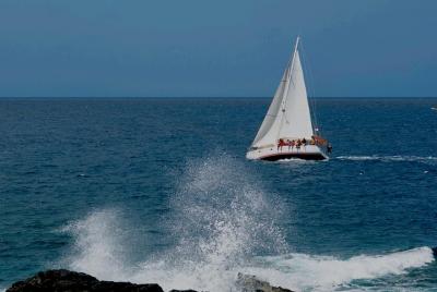 Excursión de un día de vela y buceo a Les Saintes