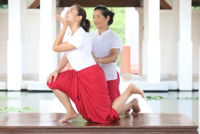 Rue Sri Dat Ton 1 Hr (Thai Yoga - Thai Prana Life-Force Therapy) Rue Sri Dat Ton 1 Hr (Thai Yoga - Thai Prana Life-Force Therapy)