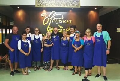 Clase de cocina junto al mar y visita al mercado + talla básica e Clase de cocina junto al mar y visita al mercado + talla básica e