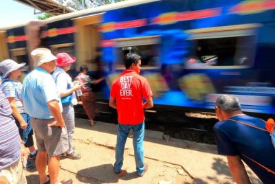Yangon en Circular Train: Life Along the Loop