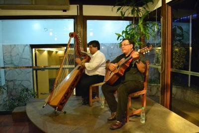 Experiencia de cena y espectáculo en Asunción Experiencia de cena y espectáculo en Asunción