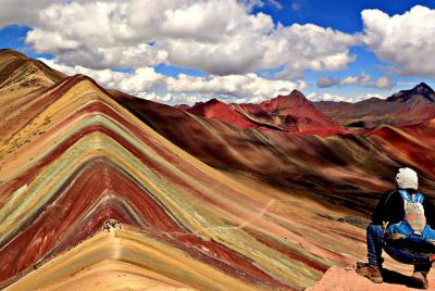 Montaña Arcoíris en un día desde Cusco