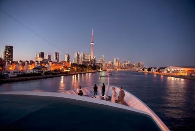 Crucero con cena y baile en Toronto