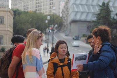 Tour a pie por el patrimonio petrolero y el casco antiguo de Bakú