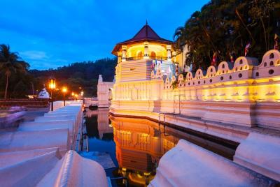 Tour de 3 días a Kandy Nuwara Eliya y Sigiriya desde Colombo Tour de 3 días a Kandy Nuwara Eliya y Sigiriya desde Colombo
