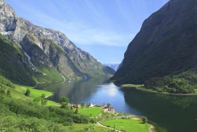 Viaje privado de ida y vuelta de día completo desde Oslo a Sognef Viaje privado de ida y vuelta de día completo desde Oslo a Sognef