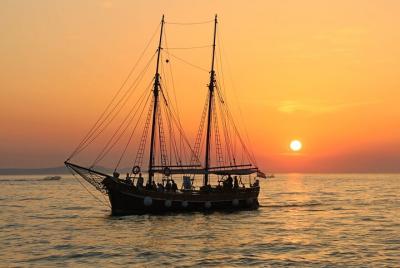 Tour de cruceros por la noche del Dhow Sunset - Muscat