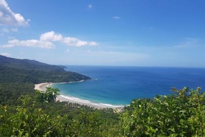 Alquiler privado de furgonetas: Nagtabon Beach & Pakpak Lauin Bea