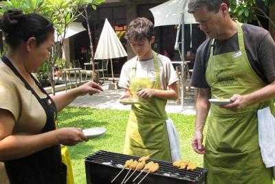 Clase de cocina tailandesa en la escuela de cocina Bai Pai (Únete