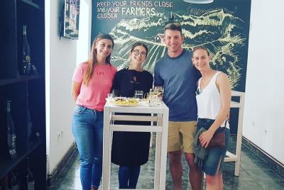 Degustación de vino y queso local