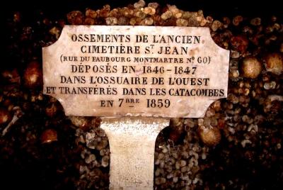 Descubra las catacumbas subterráneas de París para niños y famili Descubra las catacumbas subterráneas de París para niños y famili