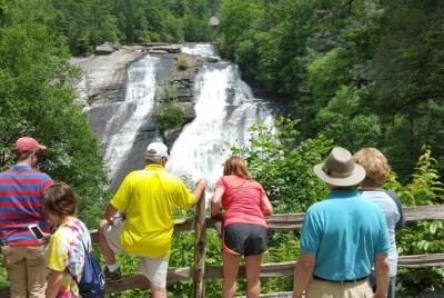 Excursión de senderismo por las cascadas de Blue Ridge Parkway