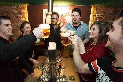 Recorrido nocturno sobre la cultura de la cerveza con degustación