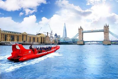 Crucero de alta velocidad en RIB por el Támesis en Londres Crucero de alta velocidad en RIB por el Támesis en Londres