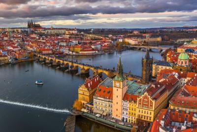 Lo mejor de Praga: visita a pie por la ciudad, paseo en barco y a Lo mejor de Praga: visita a pie por la ciudad, paseo en barco y a