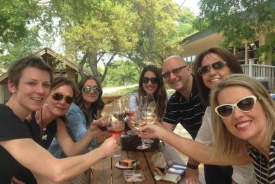 Desde Austin: Hill Country BBQ & Wine Shuttle Desde Austin: Hill Country BBQ & Wine Shuttle
