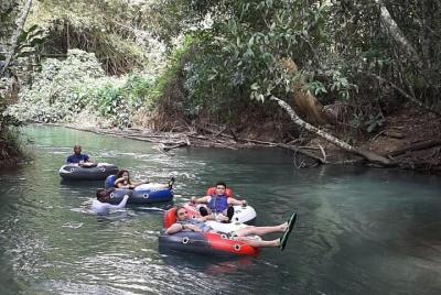 Tubing en el río White River y compras desde Ocho Ríos