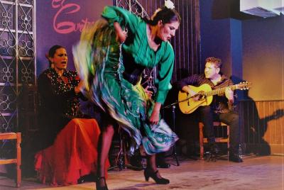Espectáculo de flamenco con cena y taller en Madrid Espectáculo de flamenco con cena y taller en Madrid