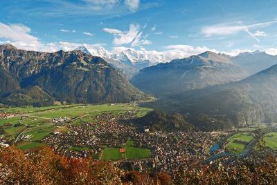 Tour autoguiado a Interlaken desde Zúrich con conductor