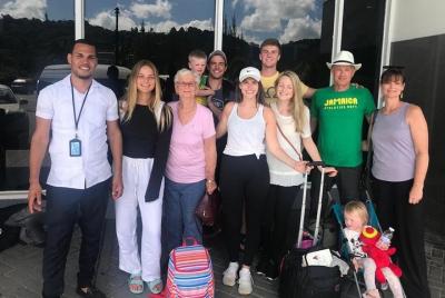 Traslado privado del aeropuerto internacional de Sanster a los h  Traslado privado del aeropuerto internacional de Sanster a los h