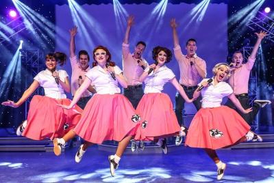 Espectáculo Branson Hot Rods y High Heels 1950