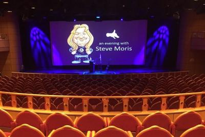 ¡La música, el humor y las historias del Baby Boomer Steve Moris!