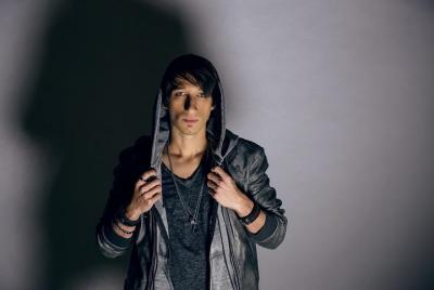 Reza Edge de Illusion Show en Branson