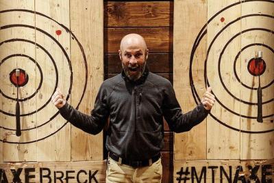 1 hora de experiencia de lanzamiento de hachas con un entrenador