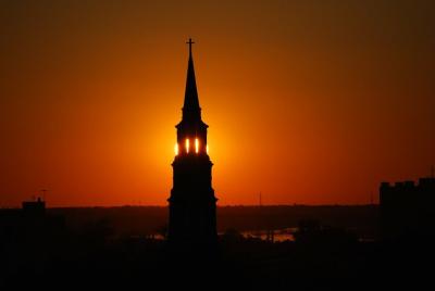 Tour de fantasmas de Charleston: dos bares, un cementerio y una h Tour de fantasmas de Charleston: dos bares, un cementerio y una h