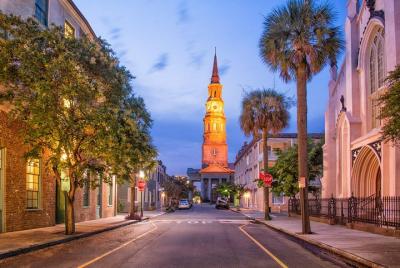 Recorrido a pie por la historia de Charleston - 6 p.m. Recorrido a pie por la historia de Charleston - 6 p.m.