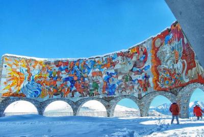 Excursión privada de 1 día a Kazbegi