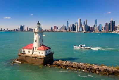 Aventura urbana con crucero por el lago y el río de Chicago Aventura urbana con crucero por el lago y el río de Chicago