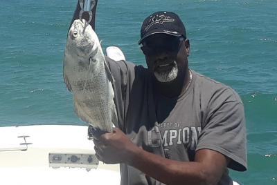 Charter de pesca en la costa de Clearwater Charter de pesca en la costa de Clearwater