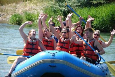 Excursiones por el río Red Canyon 3:00 pm ¡TOURS PRIVADOS DISPONIBLES! Excursiones por el río Red Canyon 3:00 pm ¡TOURS PRIVADOS DISPONIBLES!