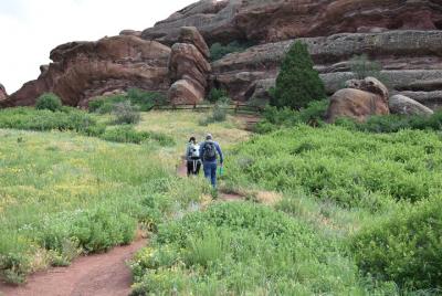 Grupo pequeño: caminata de medio día por las rocas rojas y tour d Grupo pequeño: caminata de medio día por las rocas rojas y tour d