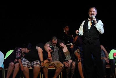 The Stoked Comedy Hipnosis Show protagonizada por Terry Stokes The Stoked Comedy Hipnosis Show protagonizada por Terry Stokes