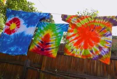 Clase de arte del viernes Tie-Dye en Estes Park Clase de arte del viernes Tie-Dye en Estes Park