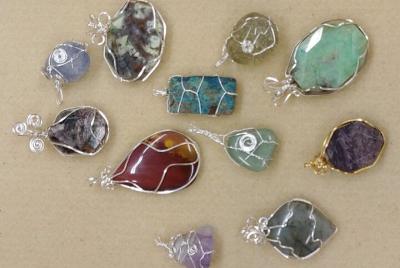 Clase de colgante de fabricación de joyas de rocas y alambre Clase de colgante de fabricación de joyas de rocas y alambre