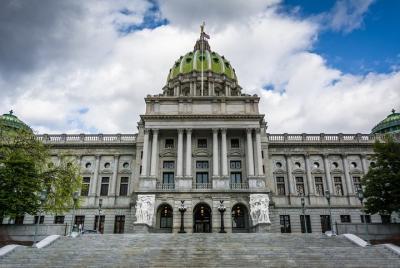 Búsqueda del tesoro de Harrisburg: Reflexiones del Capitolio Búsqueda del tesoro de Harrisburg: Reflexiones del Capitolio