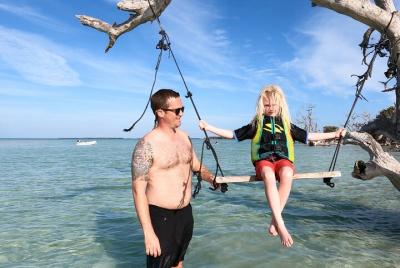 Alquiler de un banco de arena privado de 8 horas para 5 islas en  Alquiler de un banco de arena privado de 8 horas para 5 islas en