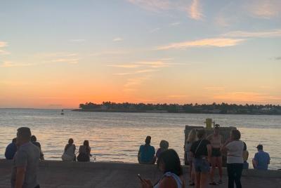 ¡Paseo de cócteles frente al mar de Key West hasta la celebración ¡Paseo de cócteles frente al mar de Key West hasta la celebración