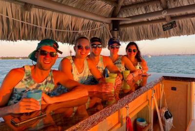 Paseo en barco tiki al atardecer en Cayo Hueso (Key West) Paseo en barco tiki al atardecer en Cayo Hueso (Key West)