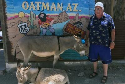 Experiencia en la ruta 66 y la ciudad minera occidental de Oatman Village Experiencia en la ruta 66 y la ciudad minera occidental de Oatman Village