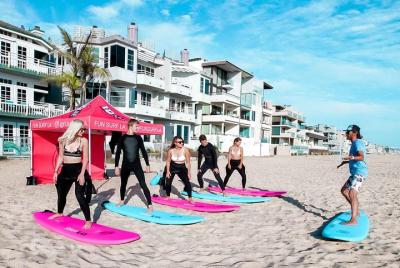 Lección de surf grupal compartida de 2 horas en Venice Beach