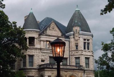 Old Louisville Ghost Tour según lo recomendado por The New York T Old Louisville Ghost Tour según lo recomendado por The New York T