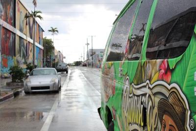 Recorrido en lancha rápida para grupos pequeños y la ciudad de Mi Recorrido en lancha rápida para grupos pequeños y la ciudad de Mi