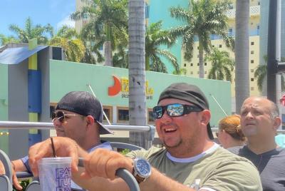 Recorrido turístico en autobús de dos pisos por Miami en inglés y Recorrido turístico en autobús de dos pisos por Miami en inglés y