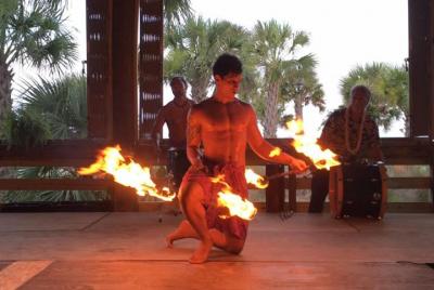 Polynesian Fire Luau y cena con espectáculo en Myrtle Beach Polynesian Fire Luau y cena con espectáculo en Myrtle Beach