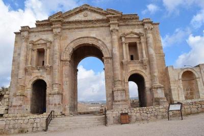 Traslados privados de Amman, Jerash y el Mar Muerto desde Amman Traslados privados de Amman, Jerash y el Mar Muerto desde Amman